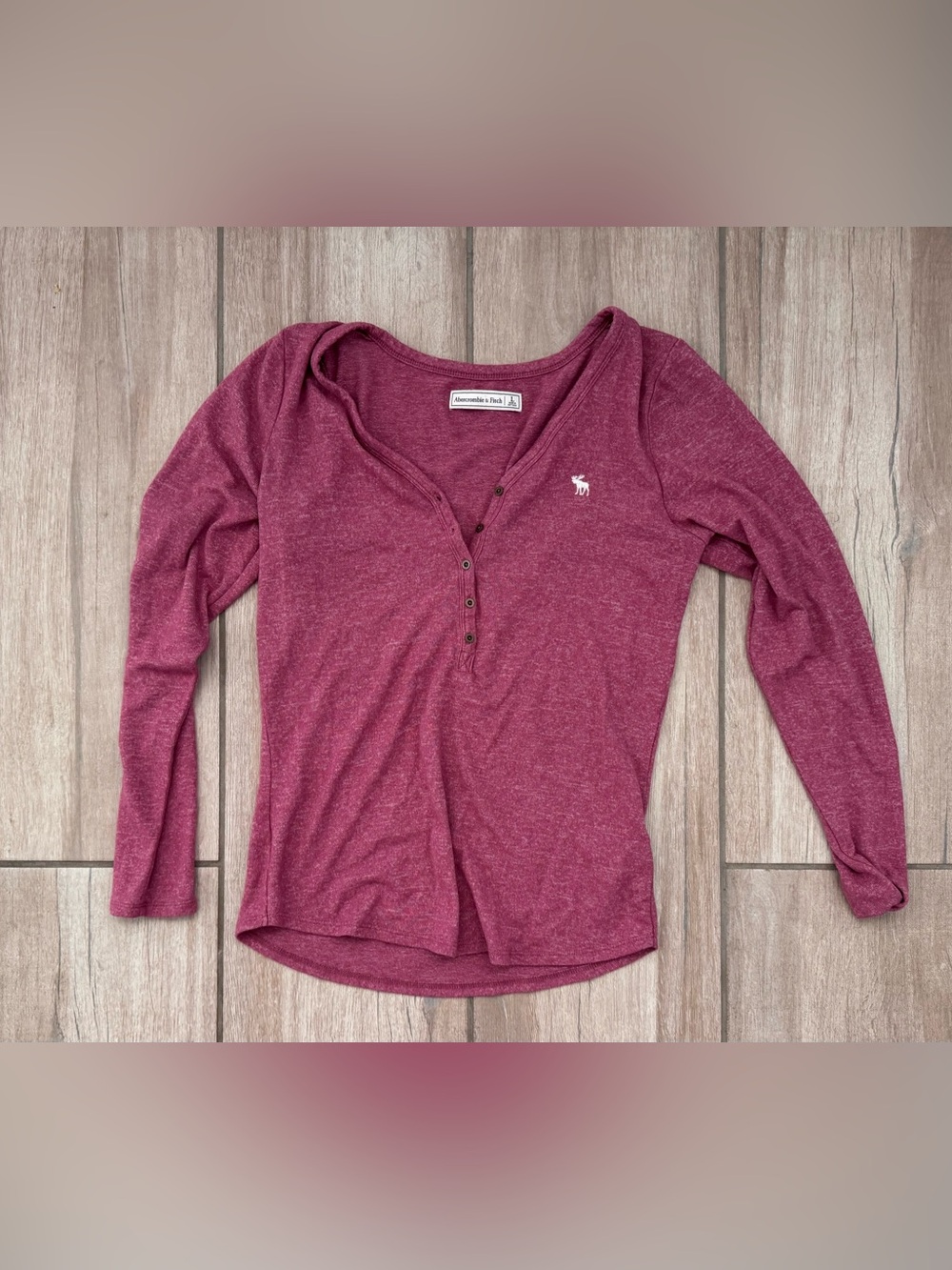 Abercrombie & Fitch Long Sleeve Henley in Pink Size Large